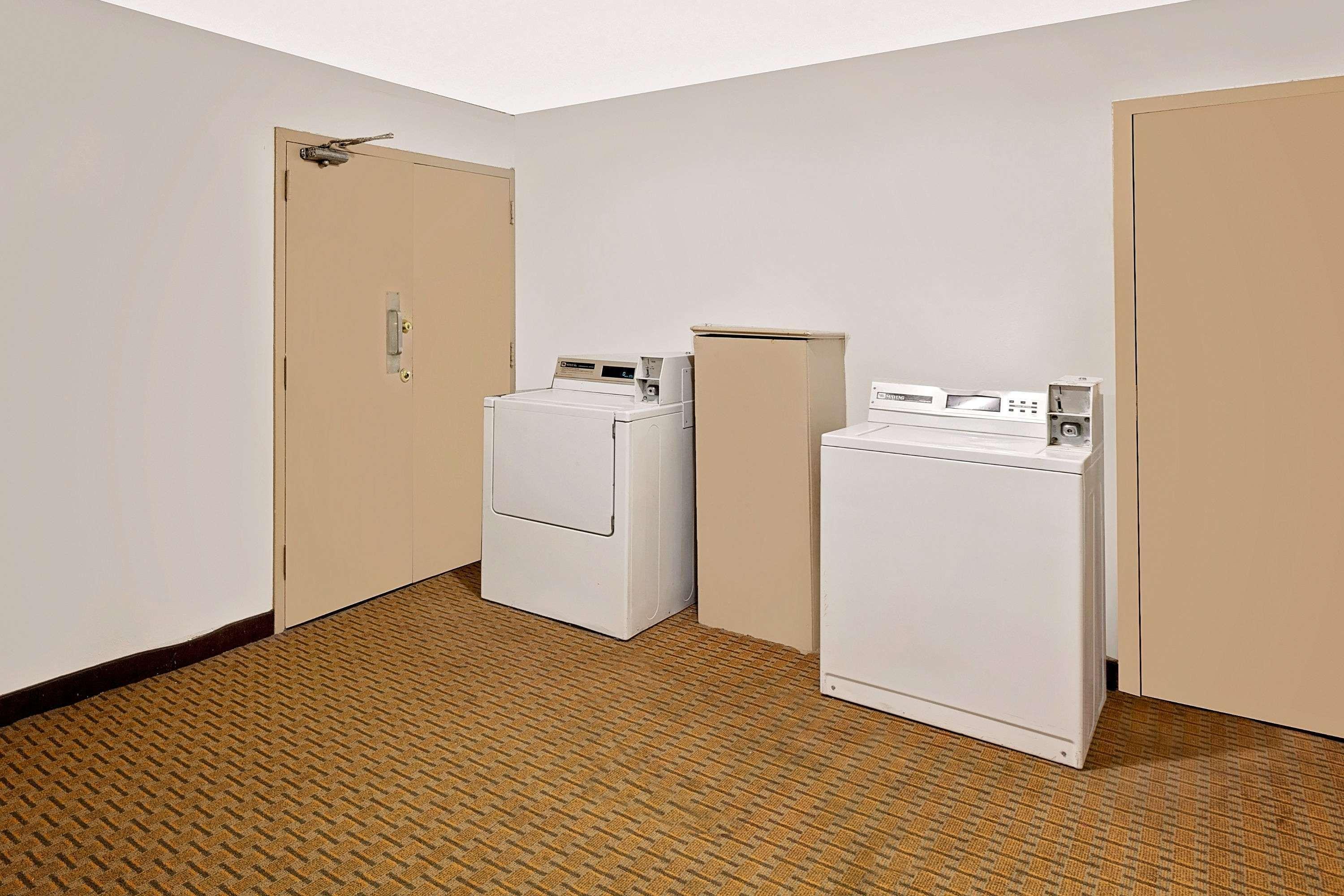Super 8 By Wyndham Plainview Hotel Luaran gambar